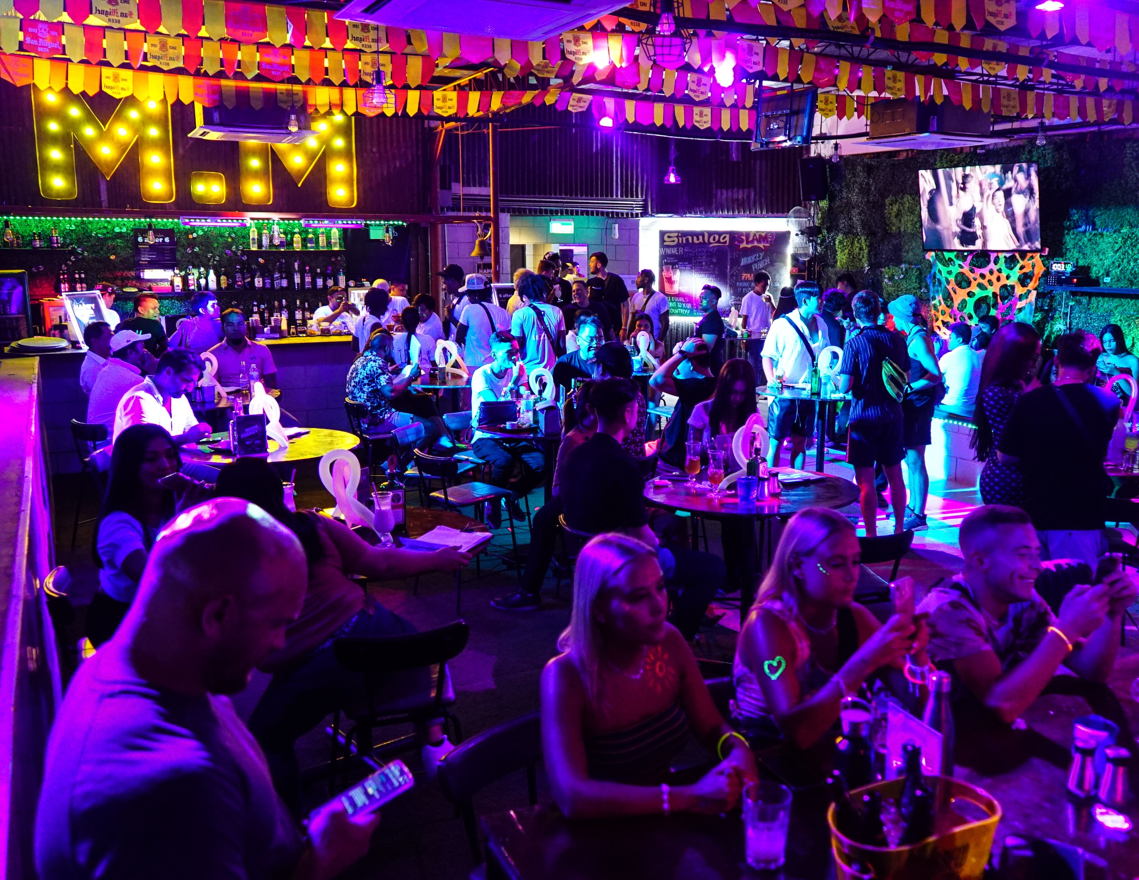 Foto - Mad Monkey Cebu City