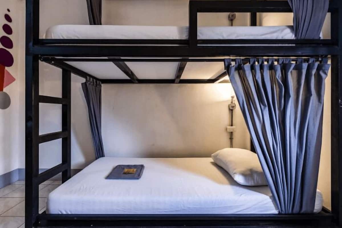 Habitación estándar con 2 camas individuales (Bunk) | Wifi y ropa de cama