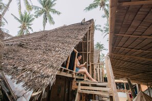 Standard Loft Double | Bed sheets - Mad Monkey Hostel Nacpan Beach - Adults Only (El Nido)