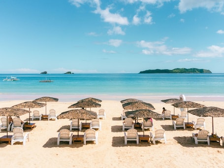 Playa privada y playa de arena blanca