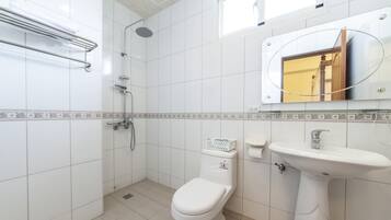Elite Double Room | Bathroom sink