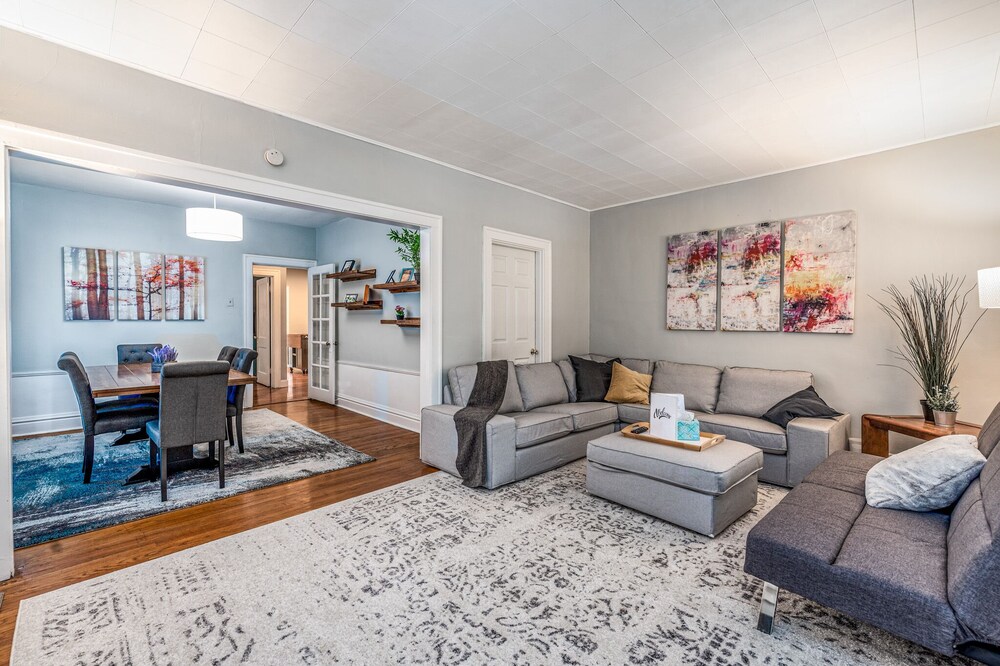 Family Friendly, Safe & Comfy near Botanical Gardens and Tower Grove Park