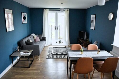 Lakeside quiet and warm apartment