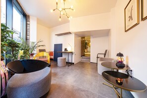 Sala de estar en el lobby