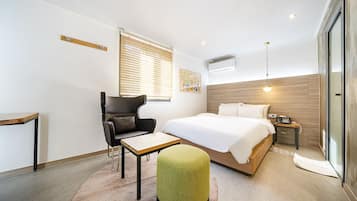 Down comforters, desk, free WiFi, bed sheets