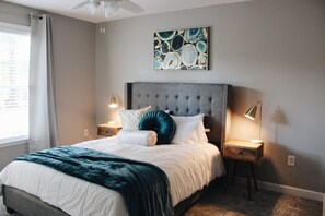 4 bedrooms, iron/ironing board, WiFi, bed sheets - 🌟HOT TUB🌟Game Room Sleeps 11 Family Getaway Private Home Near Greer (Campobello)