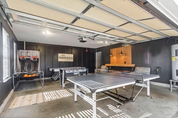 Games room - 🌟HOT TUB🌟Game Room Sleeps 11 Family Getaway Private Home Near Greer (Campobello)