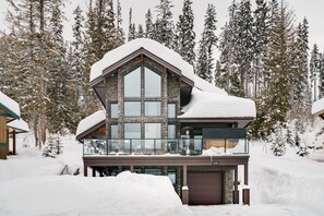 Exterior - Rambler Ridge Luxury Retreat (Ski In/Ski Out) (Sun Peaks)