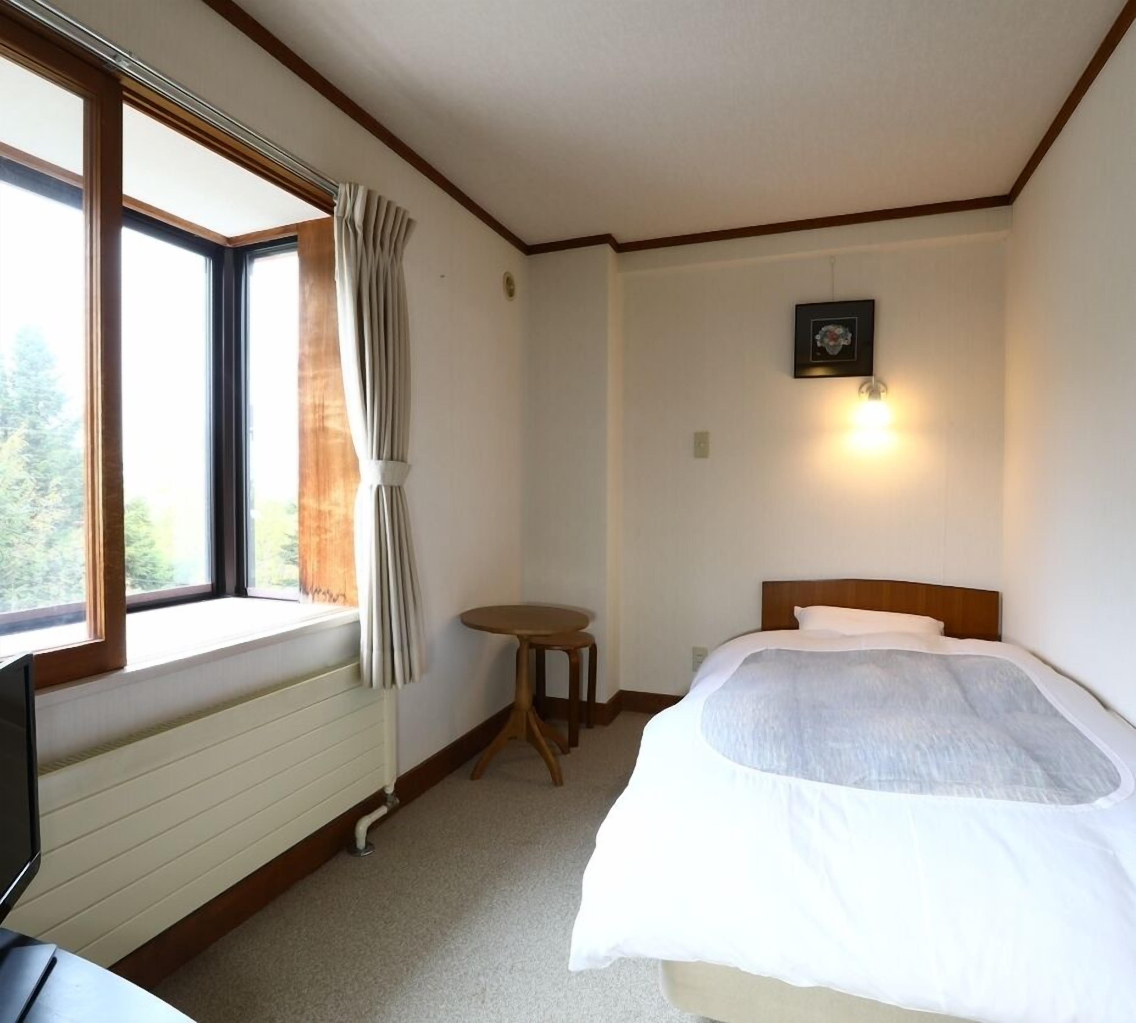 Down duvets, free WiFi, bed sheets