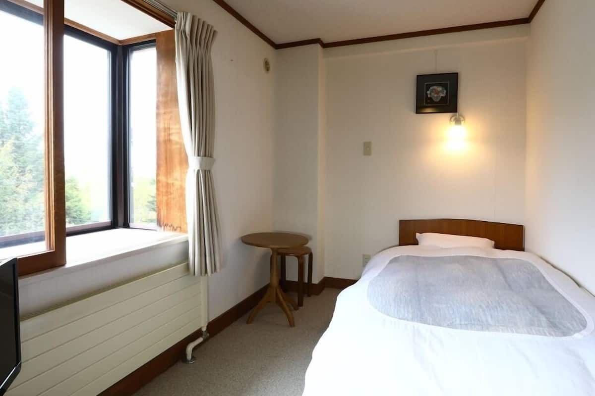 Down comforters, free WiFi, bed sheets