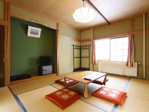 Traditional Room | Down duvets, free WiFi, bed sheets - New Yokote (Yamanouchi)