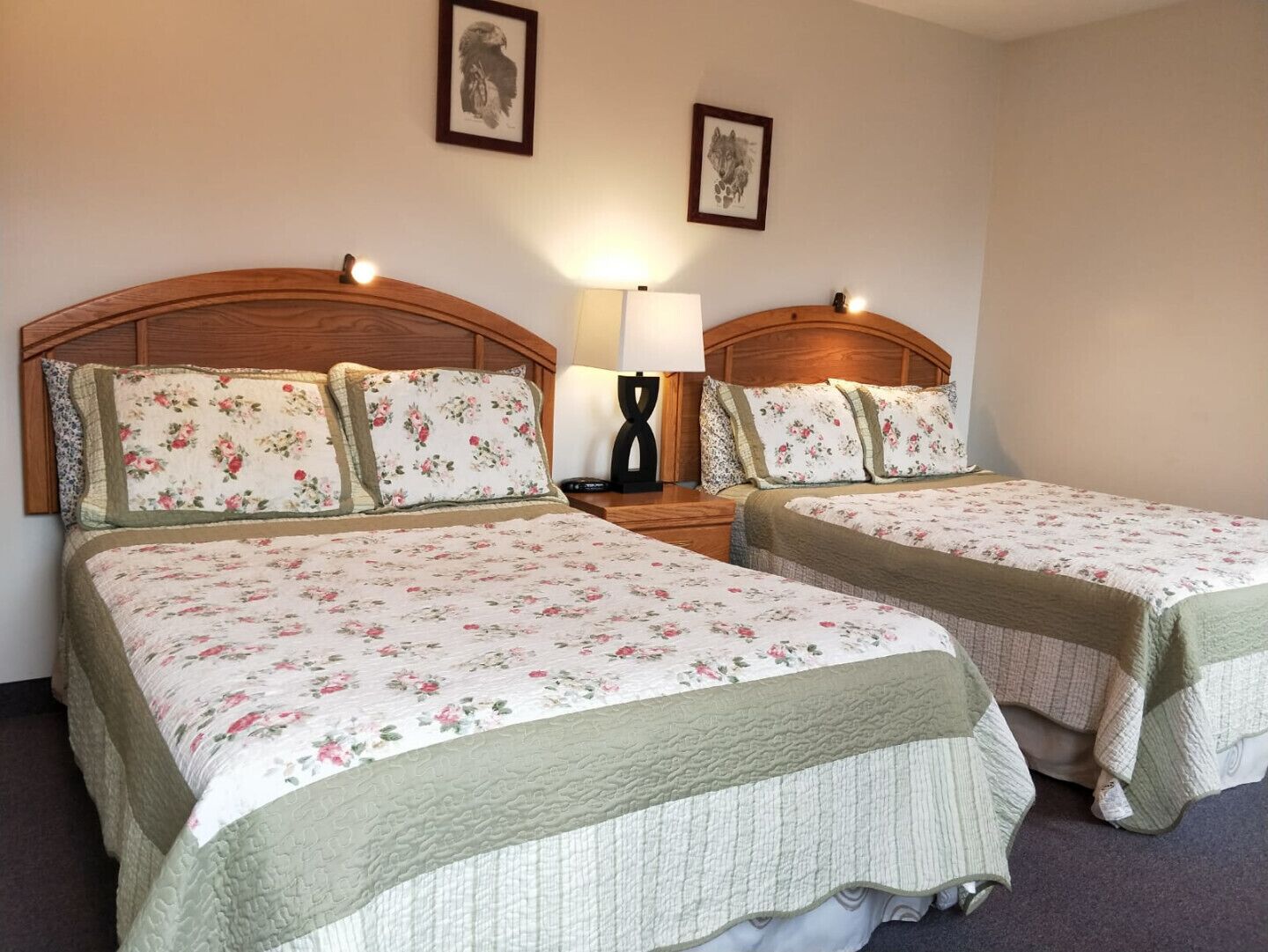 Alpine Meadows Lodge - Double Room with Two Double Beds -1