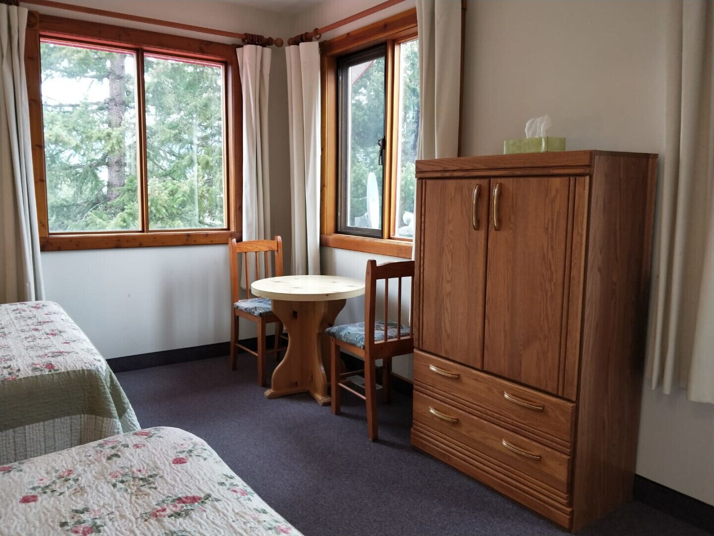 Alpine Meadows Lodge - Double Room with Two Double Beds -1