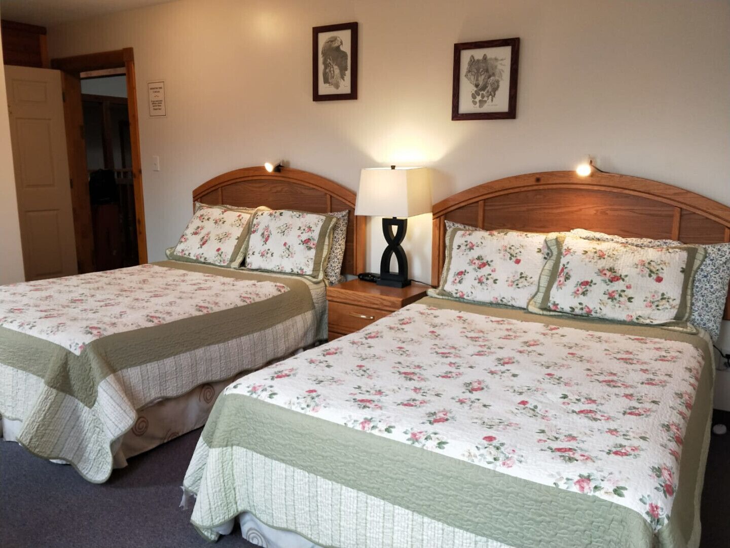 Alpine Meadows Lodge - Double Room with Two Double Beds -1