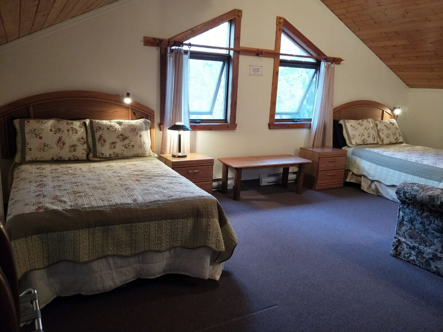 Alpine Meadows Lodge - Double Room with Sofa