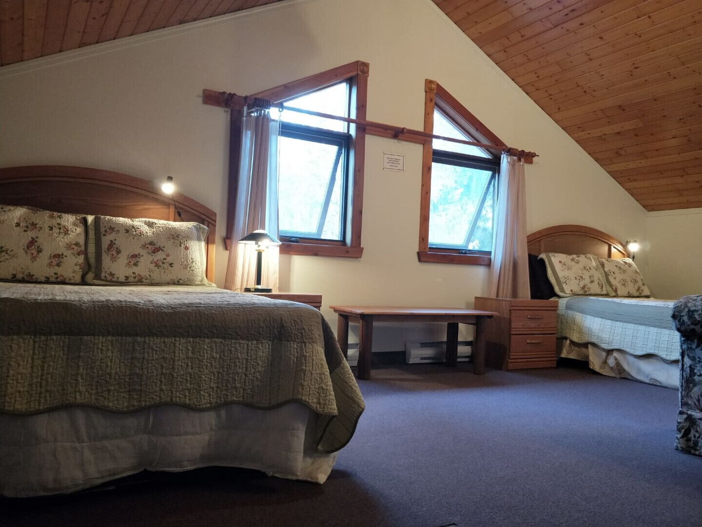 Alpine Meadows Lodge - Double Room with Sofa
