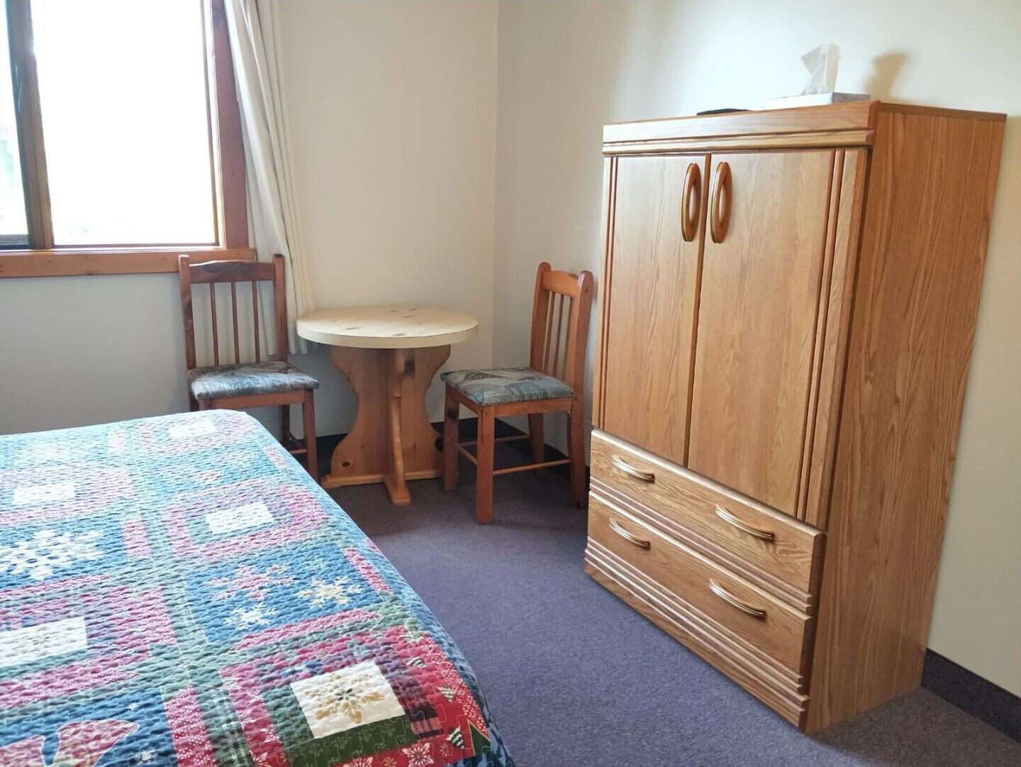 Alpine Meadows Lodge - Queen Room