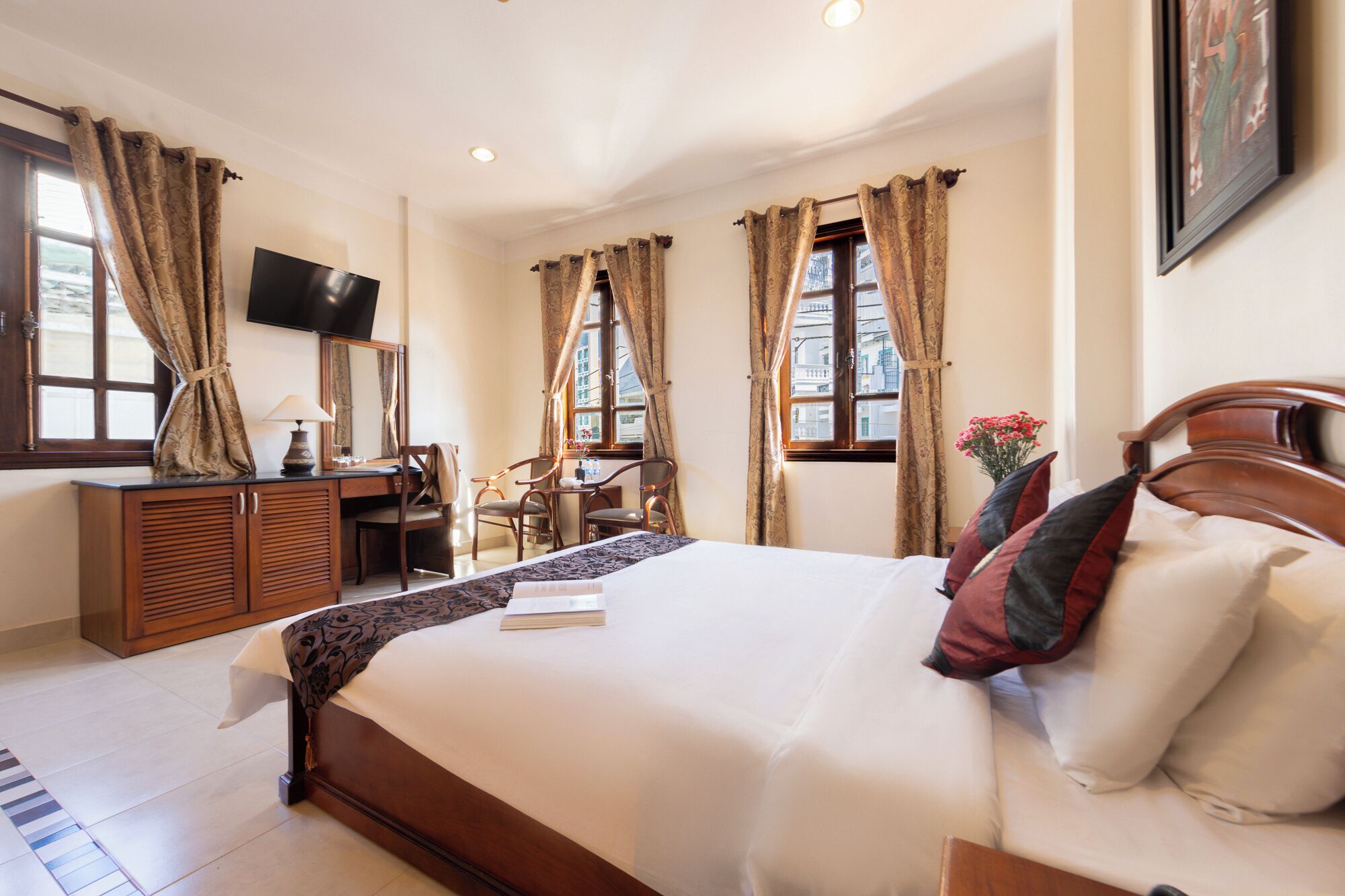 Superior Double or Twin Room | Minibar, desk, blackout curtains, free WiFi