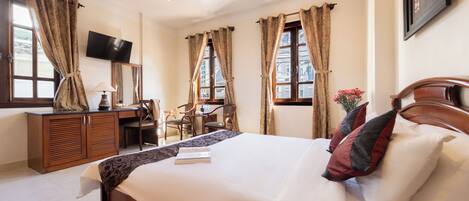 Superior Double or Twin Room | Minibar, desk, blackout curtains, free WiFi