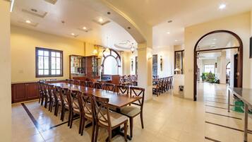 32-inch flat-screen TV with cable channels, TV