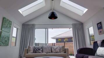 TV, Netflix, streaming services