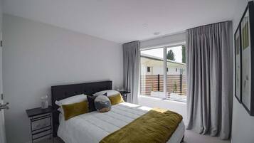 3 bedrooms, iron/ironing board, travel cot, WiFi