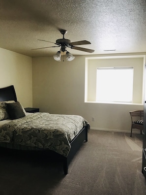 3 bedrooms, iron/ironing board, free WiFi, bed sheets - Cozy home near Sun Valley Resort! (Bellevue)