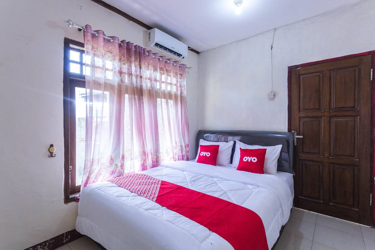 Standard Double Room | Desk, laptop workspace, free WiFi, bed sheets