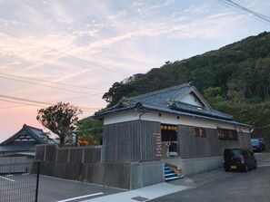 Exterior - Guest House & Bar Diamond Head (Mihama)