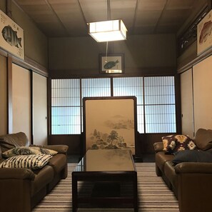 Lobby lounge - Guest House & Bar Diamond Head (Mihama)