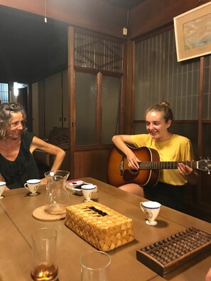 Breakfast and dinner served - Guest House & Bar Diamond Head (Mihama)
