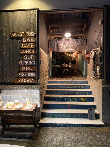 Guest House & Bar Diamond Head