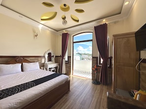 Deluxe Double Room | Minibar, desk, laptop workspace, free WiFi