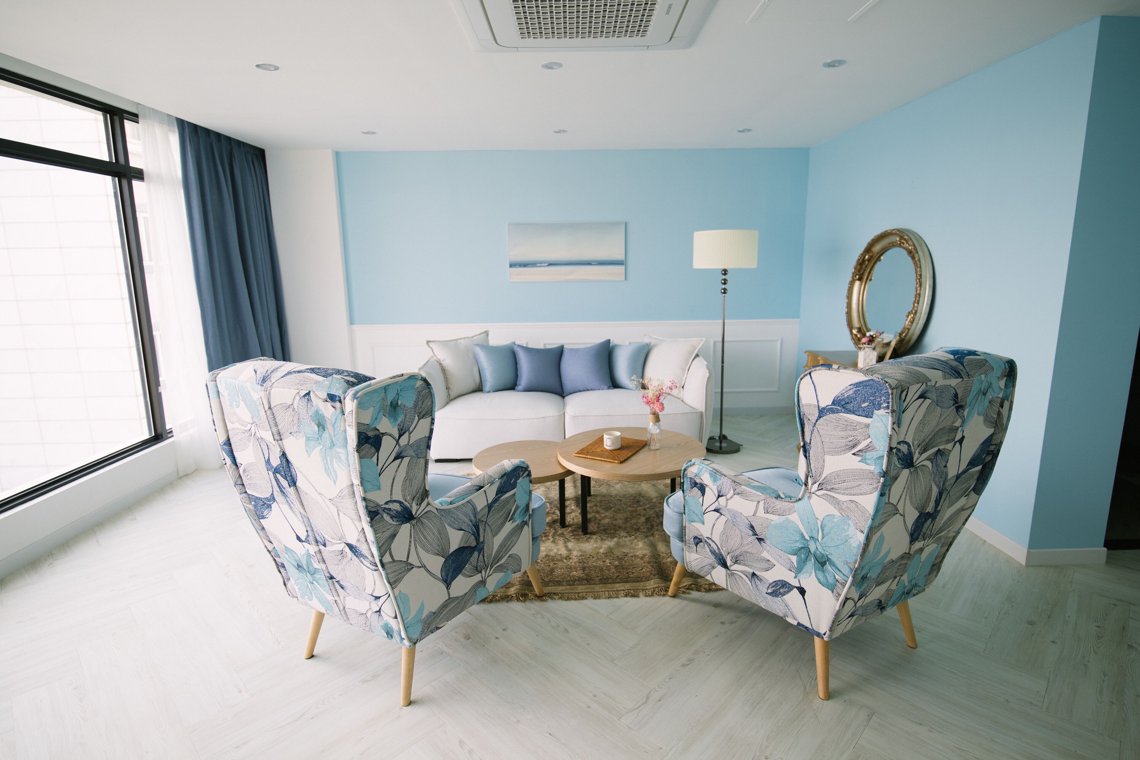 room (premium suite ocean) | living area | flat-screen tv, computer