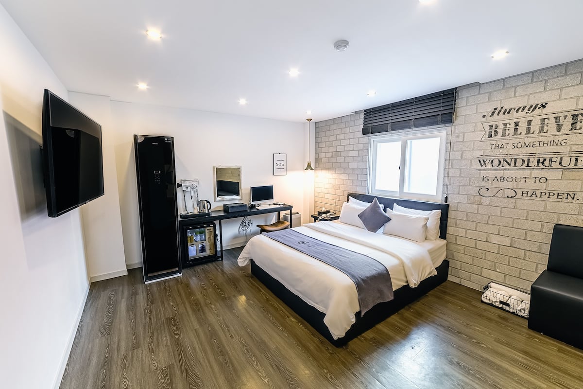 premium room | in-room business centre