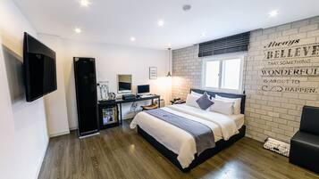 Premium Room | In-room business center