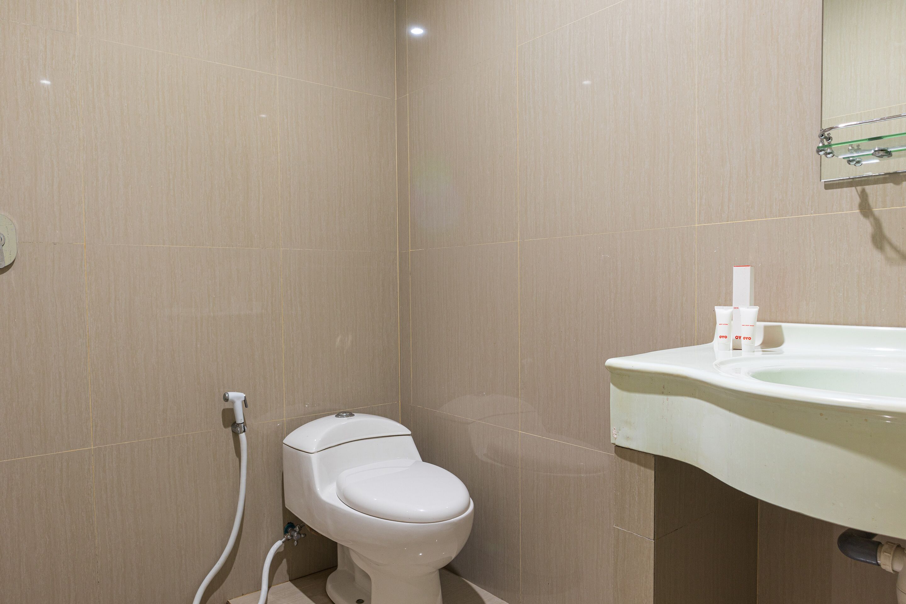 OYO 1977 Harvest Residence (OYO 1977 Harvest Residence )