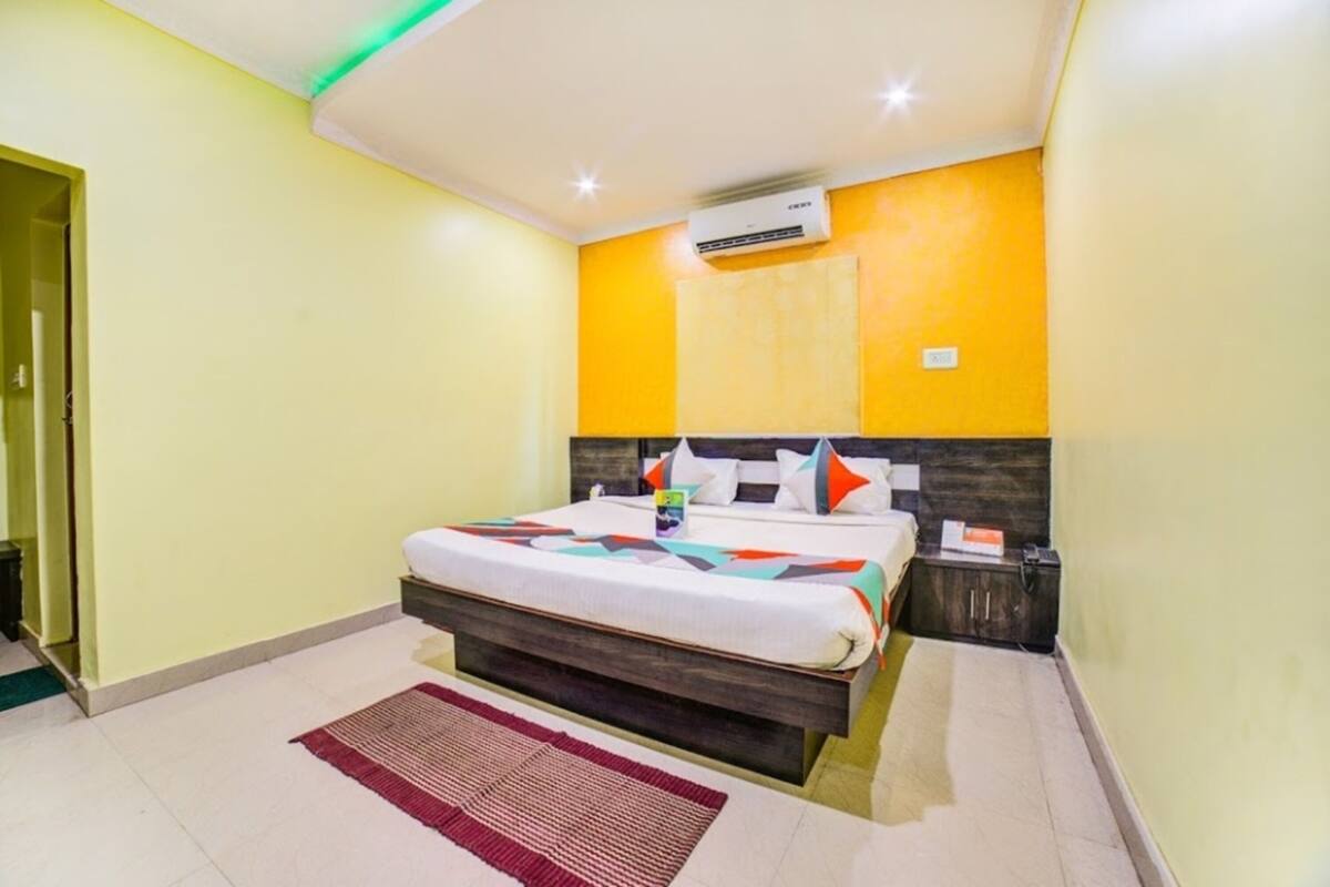 In-room safe, desk, iron/ironing board, free WiFi