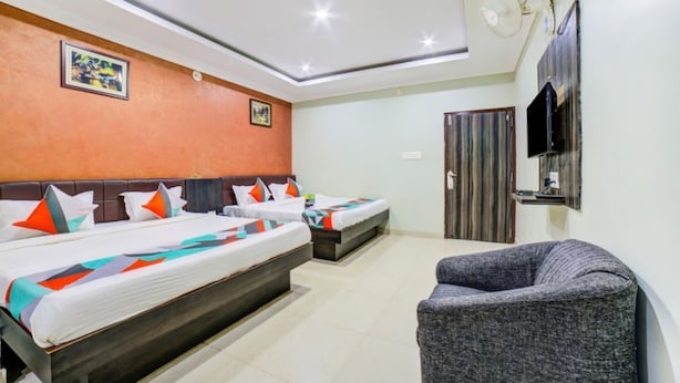 In-room safe, desk, iron/ironing board, WiFi (free) - Royal Residency (Bhubaneshwar)