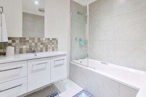 House, 1 Bedroom | Bathroom | Bathtub, deep soaking tub, free toiletries, towels