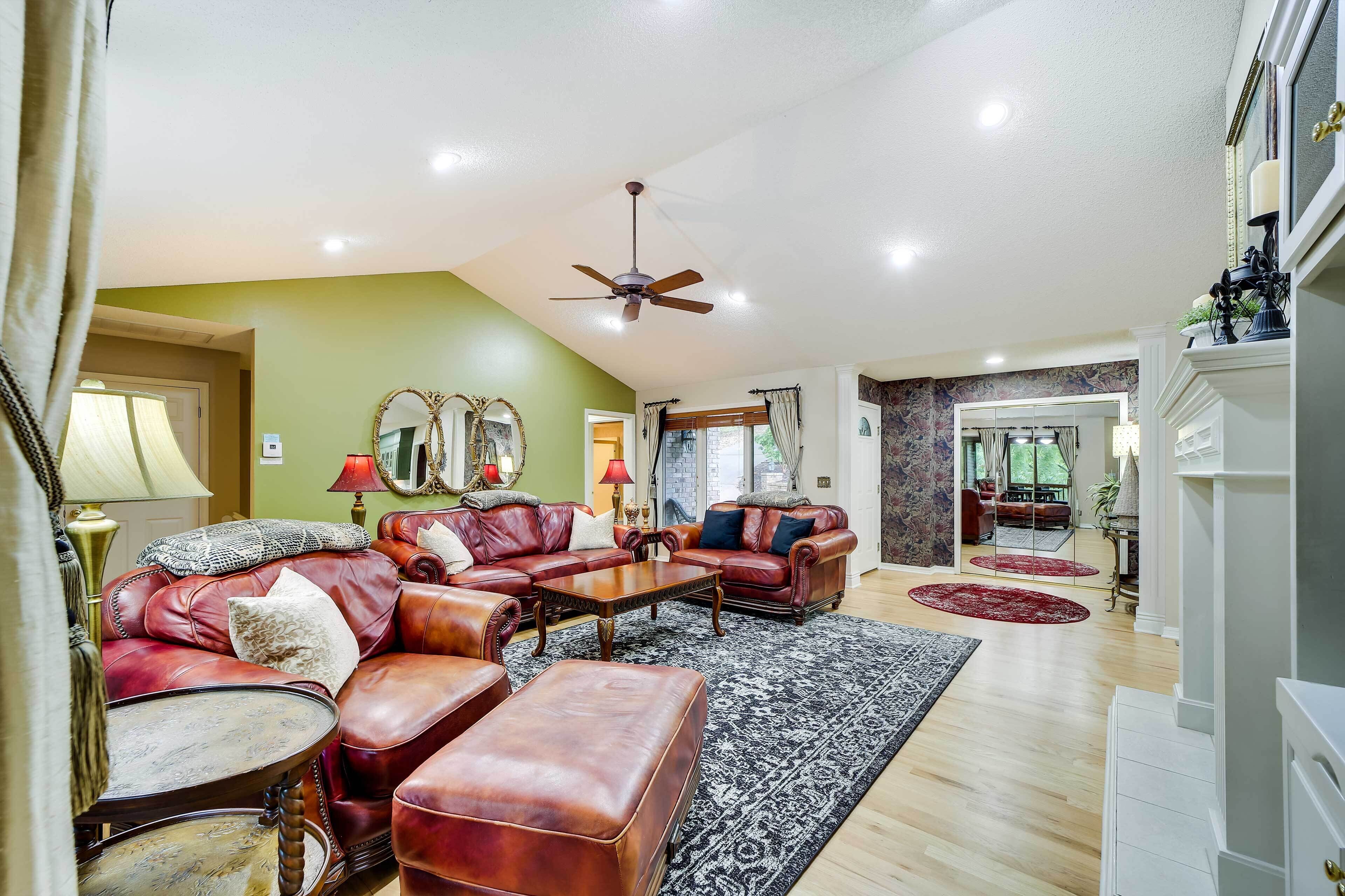 Home in Bella Vista w/ Deck & Lake Windsor Views!