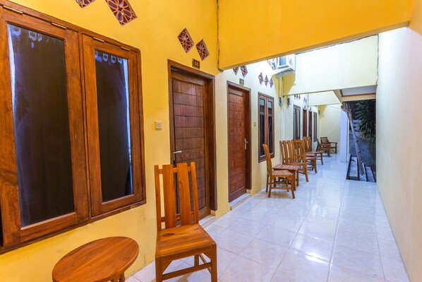 Interior detail - OYO 1323 Murni Homestay (Senggigi)
