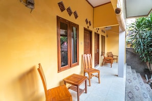 Interior detail - OYO 1323 Murni Homestay (Senggigi)