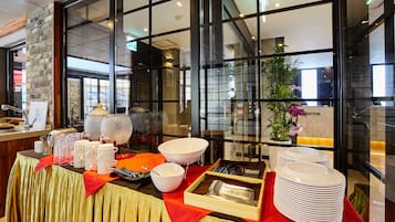 Dagelijks ontbijtbuffet (KRW 10000 per persoon)