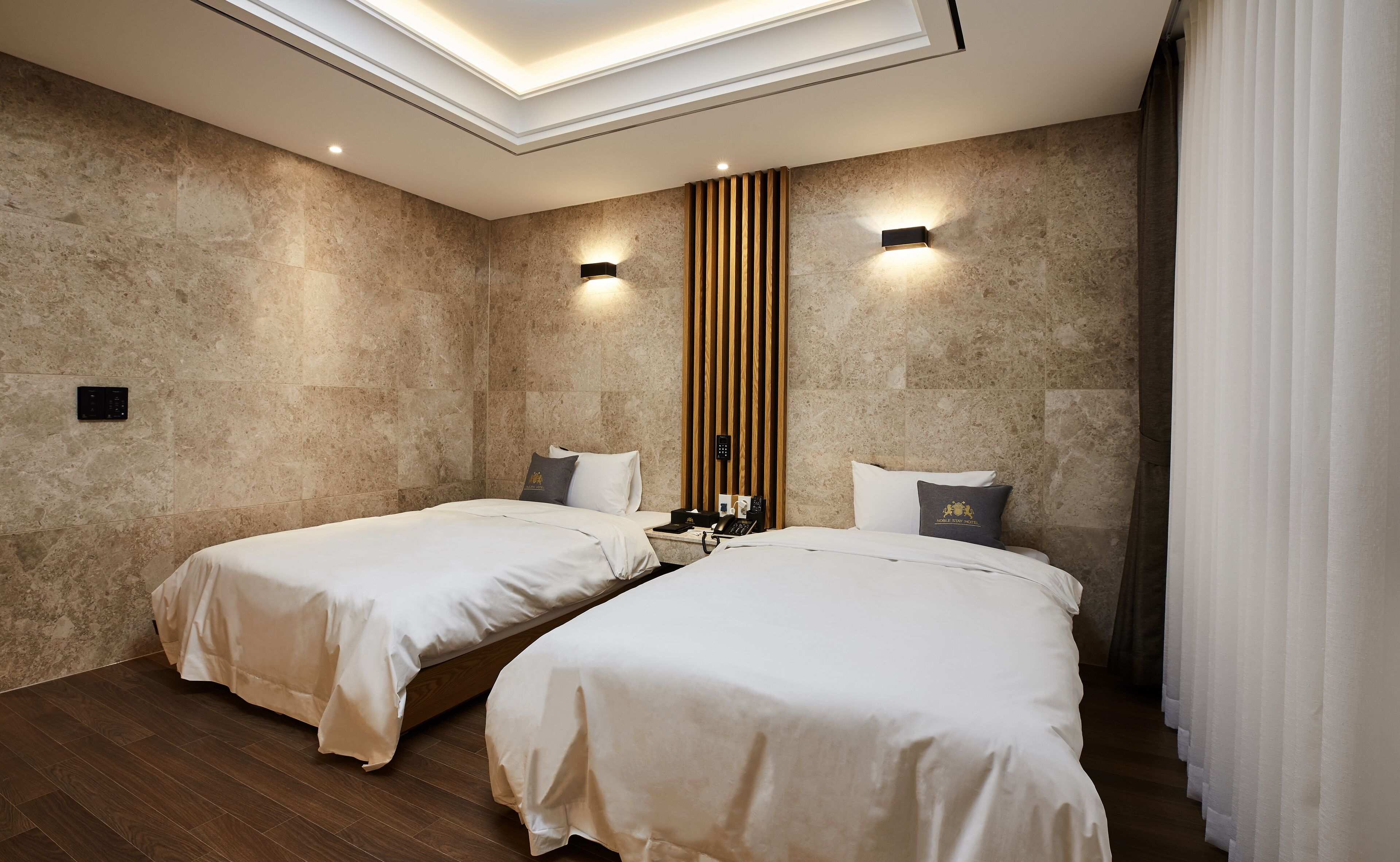 standard twin room | 1 bedroom, desk, laptop workspace, soundproofing