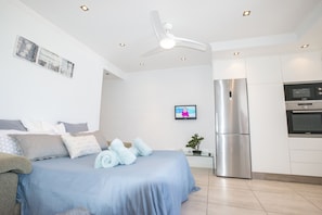 Luxury Studio, Ocean View | In-room safe, blackout curtains, iron/ironing board, free WiFi