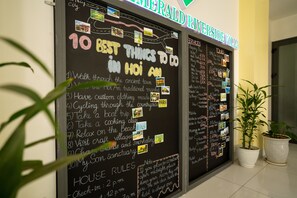 Quầy hỗ trợ khách