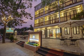 Mặt tiền nơi lưu trú