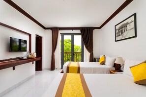 Premium bedding, memory foam beds, minibar, in-room safe - Haemer Villa (Da Nang)