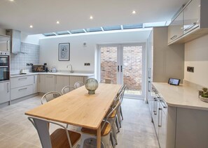 In-room dining - Hoggarths Retreat (Whitby)